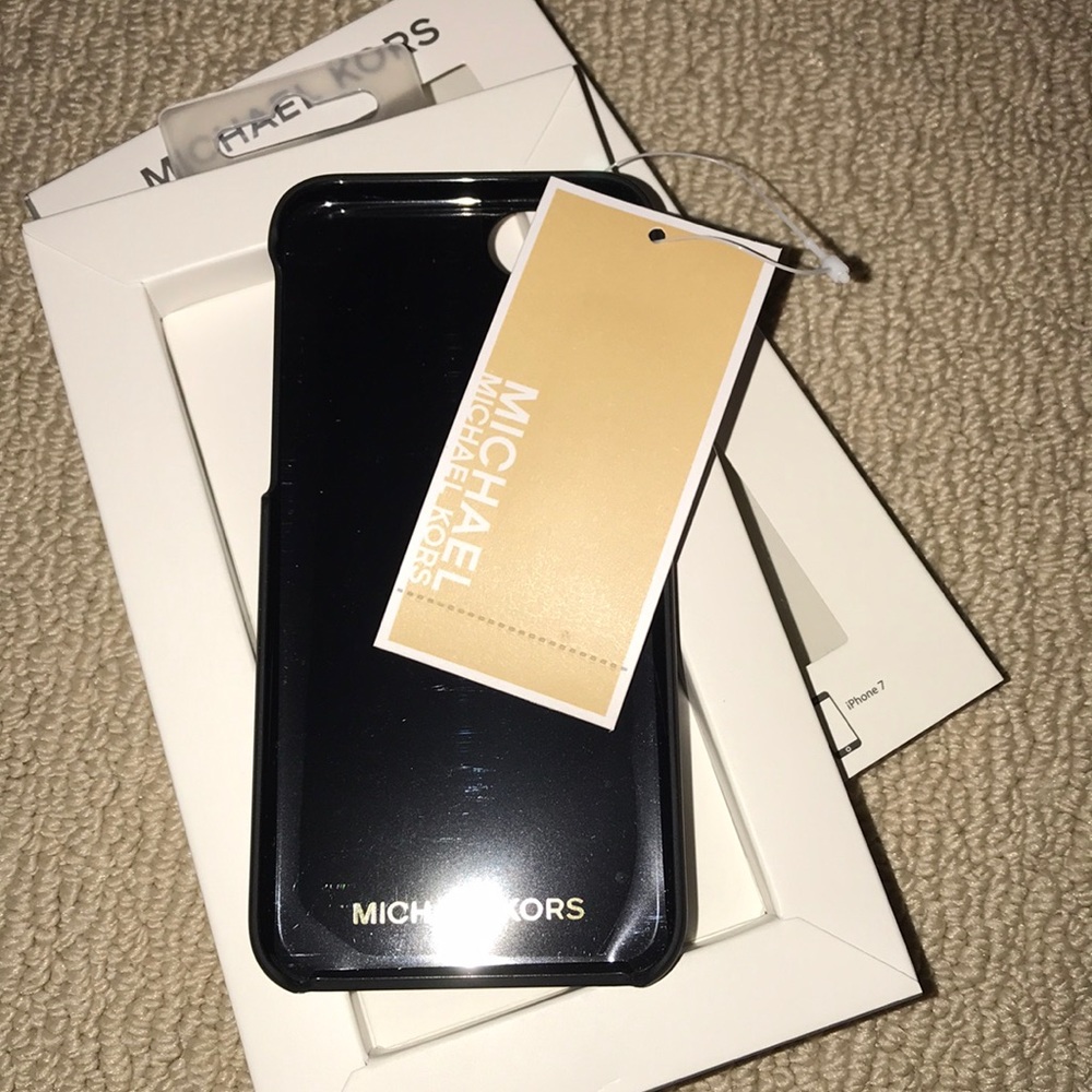 Michael Kors Black iPhone/Card Case iPhone 7 or 8 - Picture 3 of 7